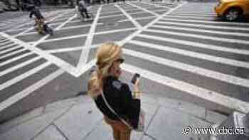 Bell customers report phones mistakenly fell back one hour this weekend