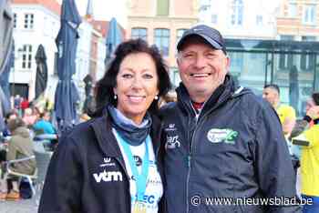 Nadine (57) liep 5km van Dwars door Mechelen met Jef De Smedt uit ‘Familie’: “Lopen om de kankercellen weg te houden”