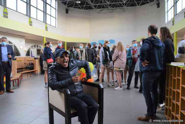 Hippe pastoor Alvi verhuist naar Schoten: “We hebben het hem hier niet gemakkelijk gemaakt”