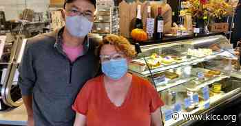 Holiday retail outlook brightens remainder of another pandemic year - KLCC FM Public Radio