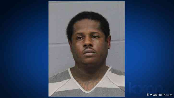 Man shot H-E-B employee during robbery near north Austin store, police say