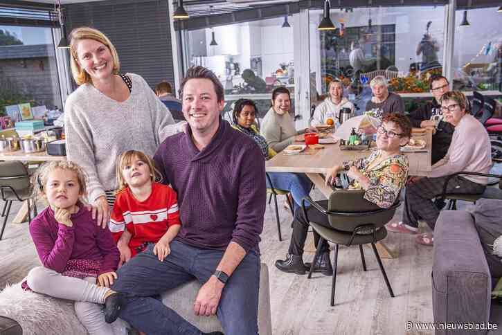 Villa met tien mensen met een beperking zoekt inwonend zorgkoppel: “Een gouden hart nodig”