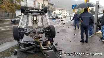 AUTO SBANDA A PESCATE E VA A SBATTERE: FERITE DUE PERSONE - Lecconews
