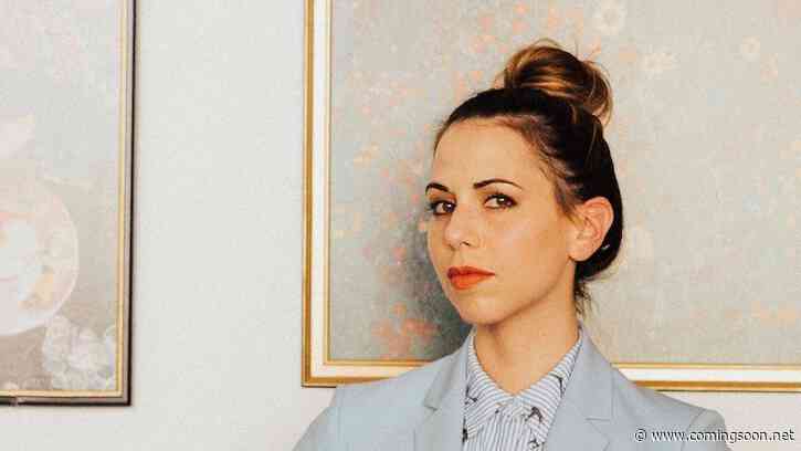 Call of Duty: Vanguard Interview: Laura Bailey Discusses Playing a Female Sniper