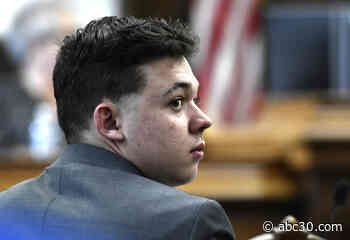 Opening statements begin in Kyle Rittenhouse murder trial | LIVE