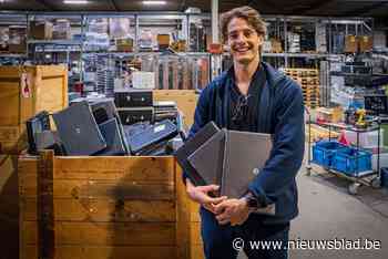 Berings bedrijf doet gooi naar wereldrecord ‘domino met laptops’