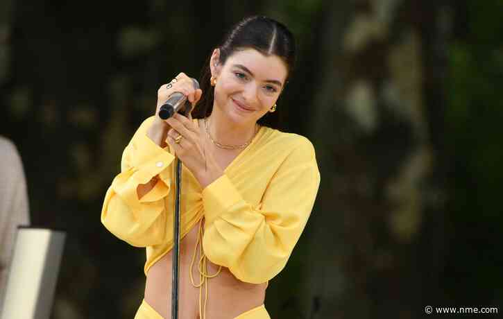 Lorde to release deluxe version of ‘Solar Power’