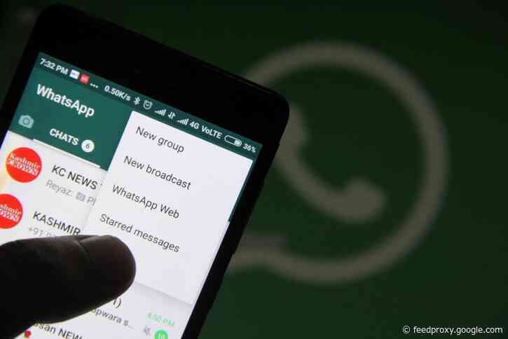 How to make a call on WhatsApp to a single person or a group of friends