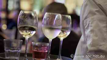British waitress wins High Court battle over 'backpacker tax'
