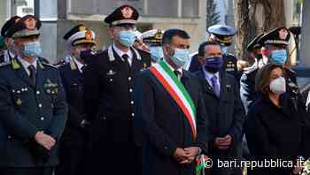 Bari, il sindaco Decaro dedica il giorno dei morti alle vittime del Covid - La Repubblica