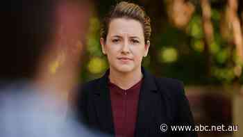 NT government accused of 'dismissing genuine concerns' about vaccine mandate among businesses