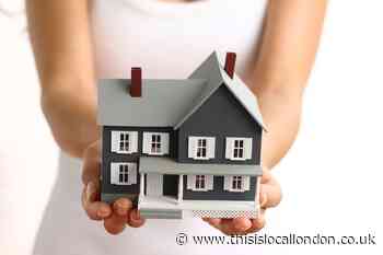 UK average house price passes £250,000