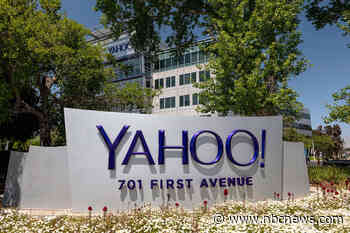 Yahoo pulls out of China amid 'challenging' environment