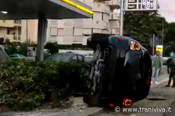 Clamoroso incidente a Trani: auto si ribalta su sé stessa e finisce sul marciapiede - TraniViva