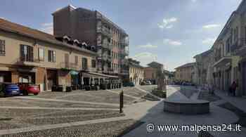 Samarate, pochi parcheggi nella "nuova" piazza. I negozi temono di perdere clienti - MALPENSA24 - malpensa24.it
