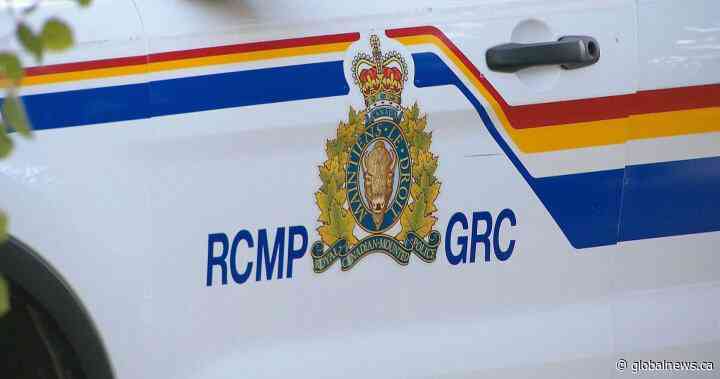 RCMP: Lac du Bonnet teen arrested after armed carjacking ends in rollover - Global News