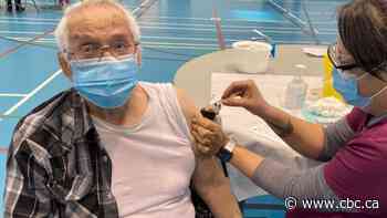 Alberta expands availability of COVID-19 vaccine booster shots