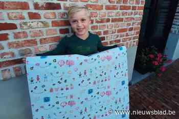 8-jarige Lou ontwierp zelf cadeaupapier ten voordele van de behandeling van de ziekte van Duchenne, waaraan hij zelf lijdt