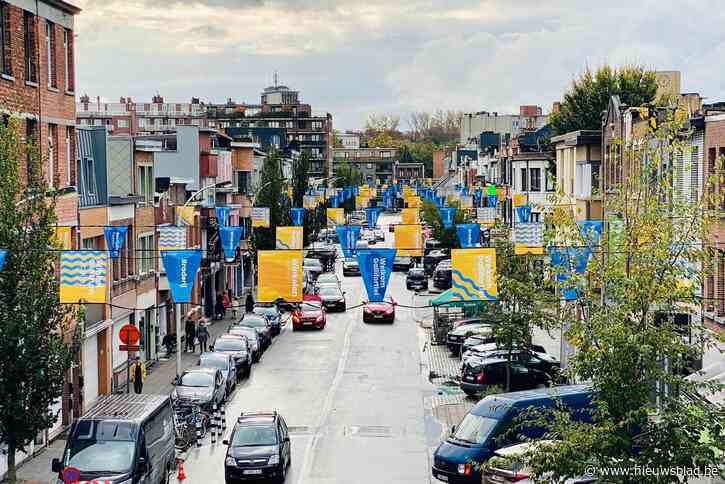 Daar zijn ze, de vlaggetjes van de Gallifortlei