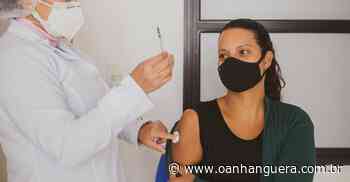 Cotia começa a aplicar vacina contra a covid-19 sem agendamento - Jornal O Anhanguera