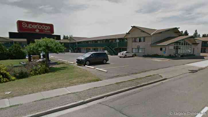 Man and woman arrested at Lethbridge hotel on suspicion of drug trafficking