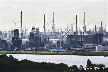 Containerschip richting Antwerpen tegengehouden omdat bemann... - Gazet van Antwerpen