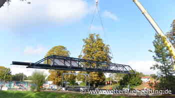 Eine Rohrbrücke über der Nidda - Wetterauer Zeitung