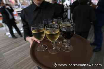 British waitress wins legal battle over Australia's 'backpacker tax' - Barrhead News