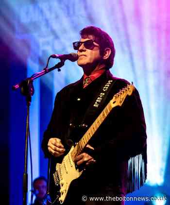 Barry Steele brings songs of Roy Orbison to Bolton audience