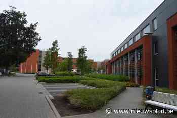 Molse scholen verdelen flyers sociale dienst over ondersteuning ouders