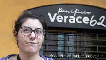 Modena, pugni in viso alla fornaia e scappa portando via dei dolci - La Gazzetta di Modena