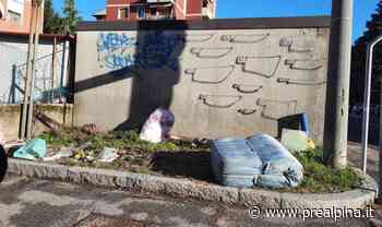 Gallarate, rifiuti abbandonati in via Mastalli - La Prealpina