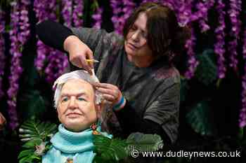 Life-sized cake of Sir David Attenborough unveiled at Birmingham show - Dudley News