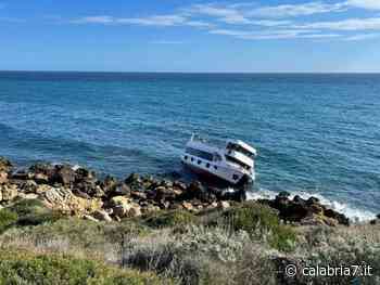 Arrestati scafisti che hanno abbandonato in mare a Crotone 161 migranti - Calabria 7