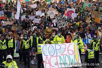 Thousands of young people join climate strike through Glasgow - Dudley News