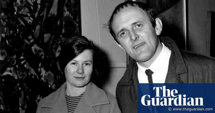 ‘Mum wasn’t looking for fame’: John Olsen’s children unveil Valerie Strong’s first solo art show