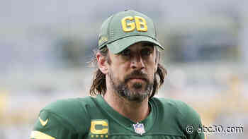 'I'm not anti-vax': Aaron Rodgers says he's unvaccinated, consulted Joe Rogan for COVID treatment