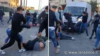 Sprangate, calci e urla a Prato: operai picchiati durante il sit in, follia in strada - LA NAZIONE