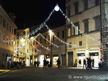 Foligno, il Comune pensa al Natale: scelte le vie e le frazioni per le luminarie - Rgunotizie.it