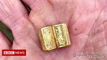 Metal detectorist finds small gold bible near York