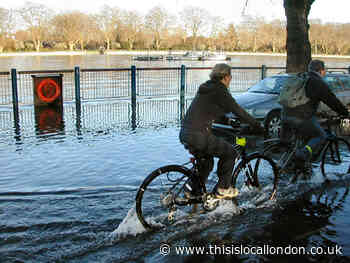 Flood alert between Putney and Teddington