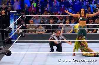 Shayna Baszler and Naomi clash on SmackDown