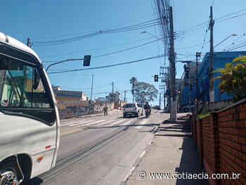 Semáforos da Av. Mathias de Camargo, no centro de Cotia, não estão funcionando - Cotia e Cia