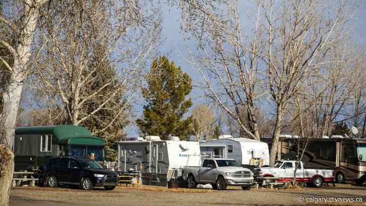 'It's going to be crazy': Snowbirds at Alta. campground eager for U.S. border reopening