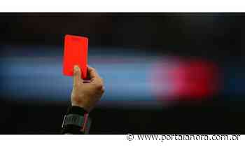 “VOU TE PEGAR NA SAÍDA”: Árbitro de futebol expulsa jogador em Imbituba e é agredido por ele após a partida - Portal AHora