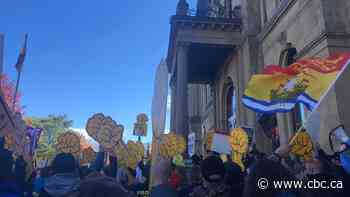 Striking health-care workers back to work in New Brunswick