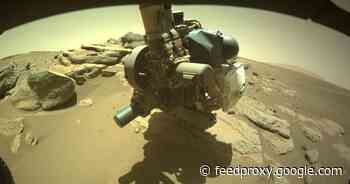 Mars rover eyes fascinating layered rocks that could hide clues to planet's past     - CNET