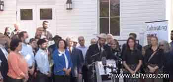 Jewish residents in an Austin neighborhood were sent antisemitic letters blaming them for COVID - Daily Kos