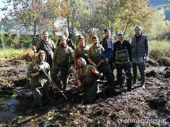 Volontari dal "pollice verde" all'opera per tutelare le Torbiere del Sebino - Prima Brescia