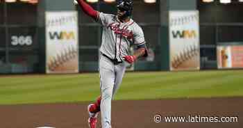 Soler, Freeman y Correa encabezan agentes libres en MLB - Los Angeles Times
